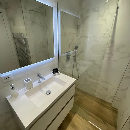 2 Pieces Vue Sur Le Suquet *