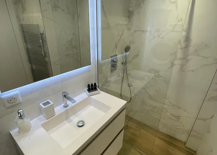 2 Pieces Vue Sur Le Suquet *